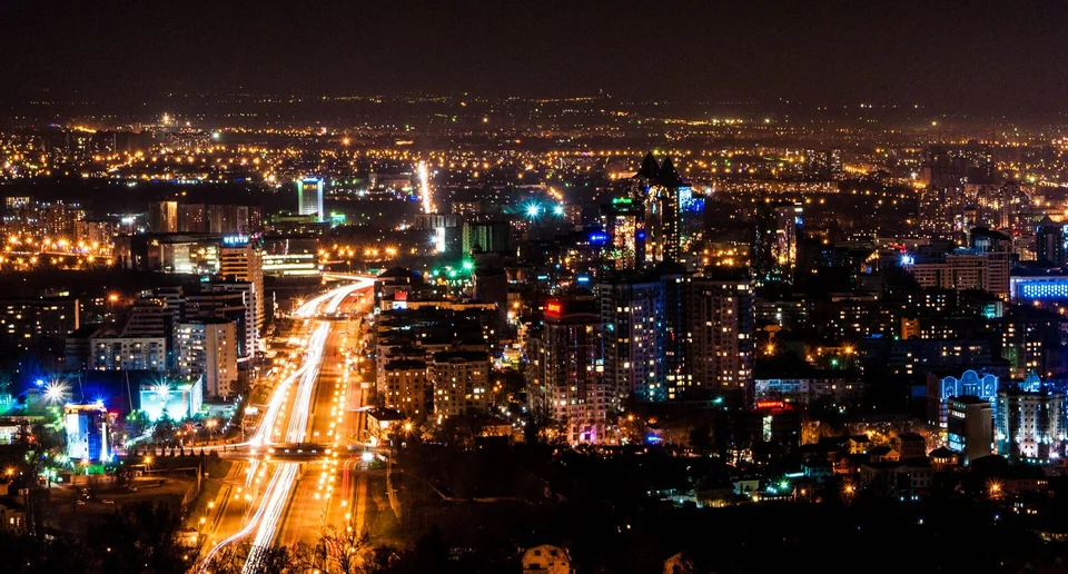 Almatı · Gece Şehir Manzarası