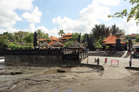Bali’de Tanah Lot tapınak alanı