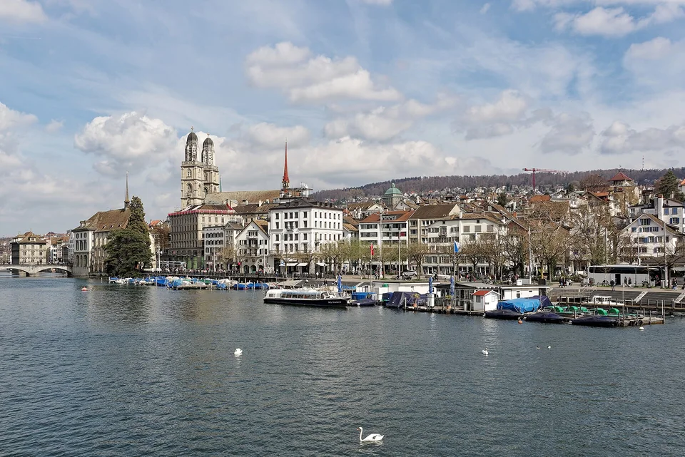 Zürih · Grossmünster ve Limmat Nehri