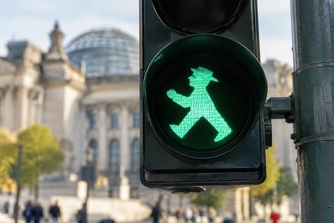 Berlin · Yeşil Yaya Geçidi Işığı