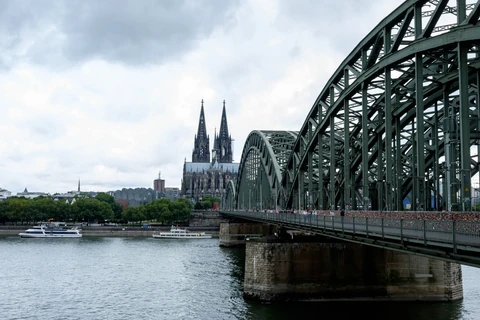 Köln · Ren Nehri ve Köprü