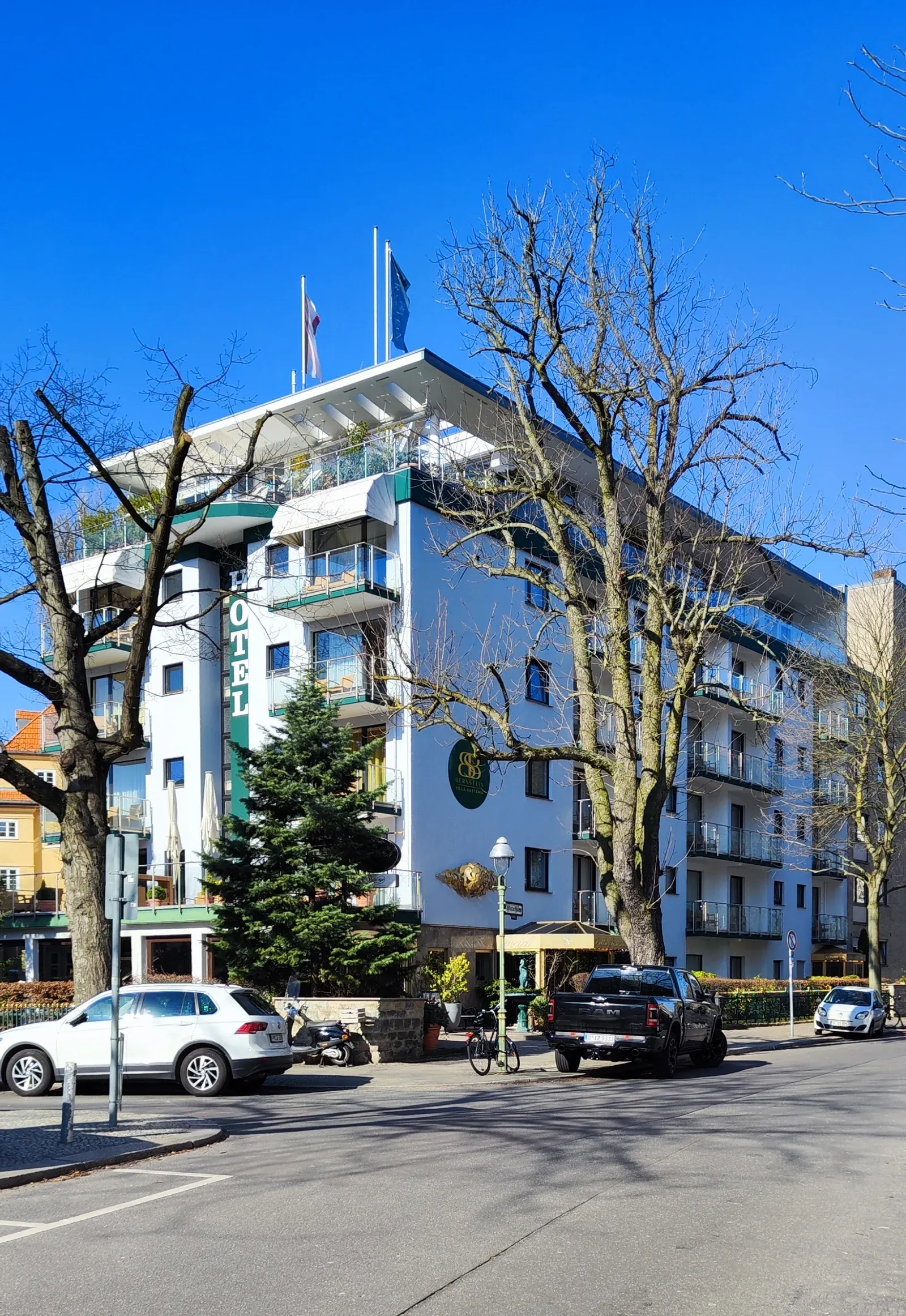 Bernstein Villa Kastania